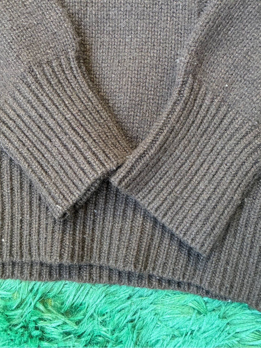 Barney's New York Brown 100% Cashmere Cable Long-Sleeved Turtleneck Sweater - Picture 3 of 8